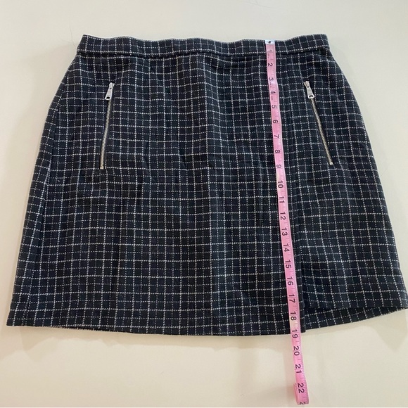 Banana Republic Plaid A Line Wrap Skirt - Picture 11 of 11